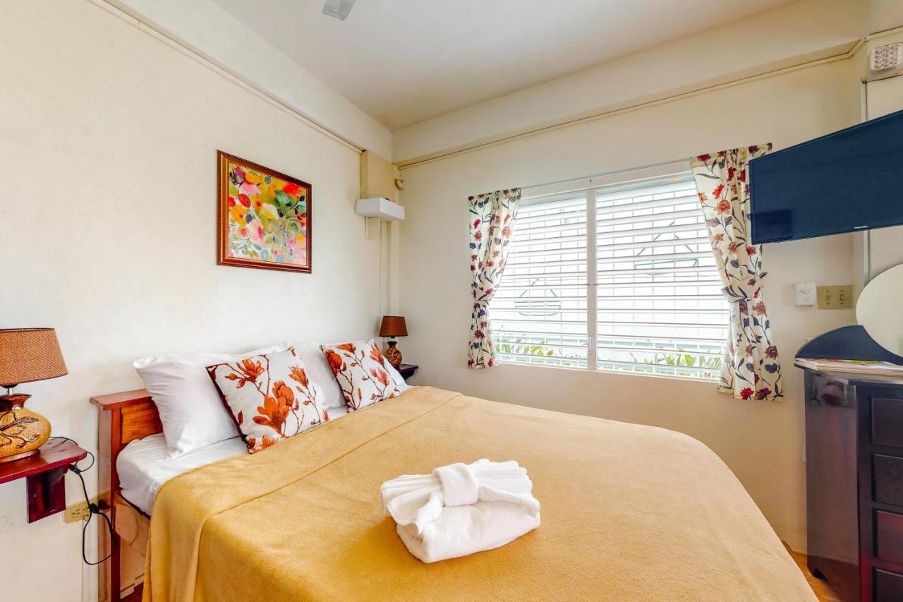 Almond Tree 3 At Island Cabanas Gold Standard Certified Caye Caulker Bagian luar foto