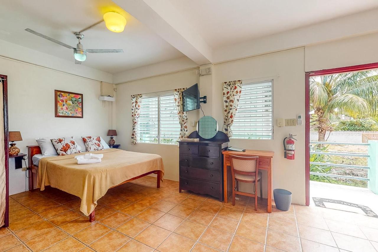 Almond Tree 3 At Island Cabanas Gold Standard Certified Caye Caulker Bagian luar foto